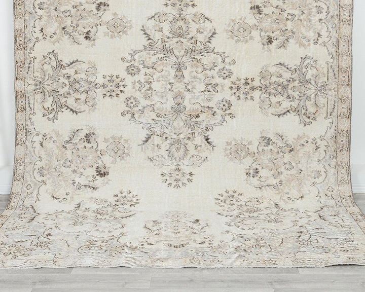 Beige Turkish Oushak Rug 6'7" x 9'5" Hand-Knotted | No. VR25837