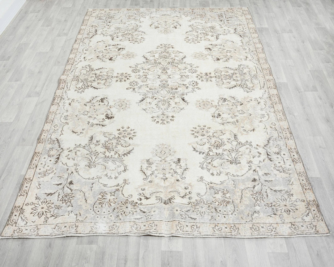 Beige Turkish Oushak Rug 6'7" x 9'5" Hand-Knotted | No. VR25837