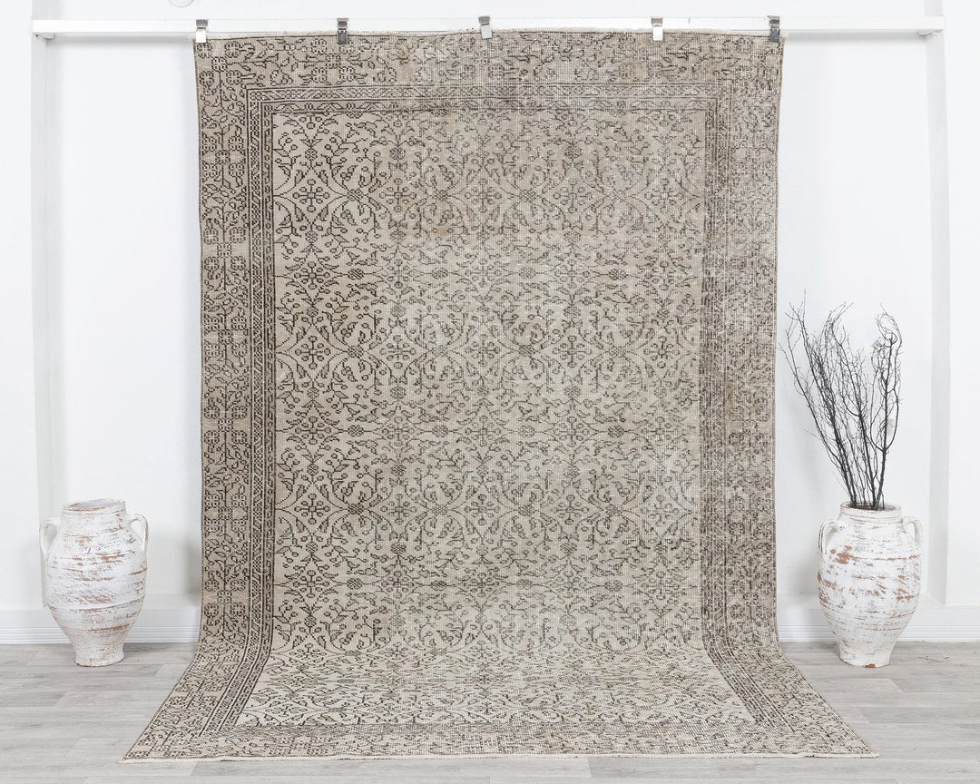 Beige Oushak Rug 6' 5" x 9' 7" | No. VR26184