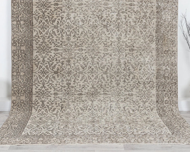 Beige Oushak Rug 6' 5" x 9' 7" | No. VR26184