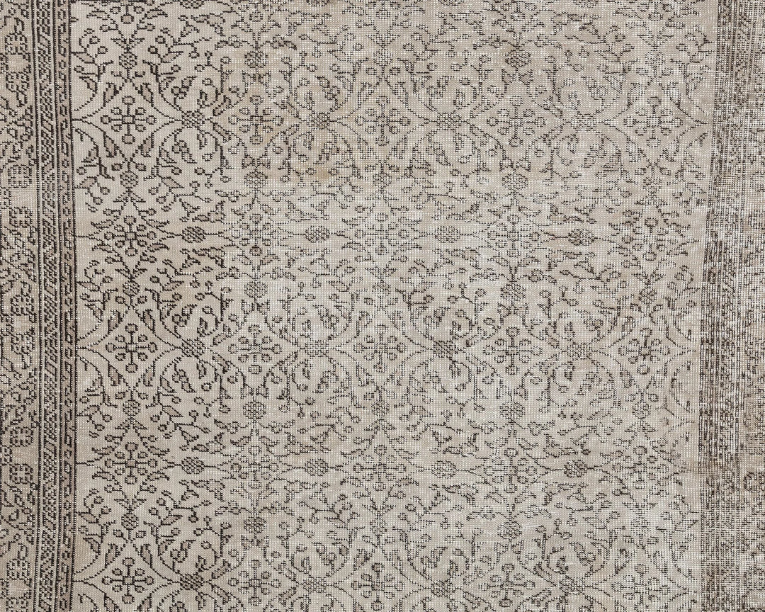 Beige Oushak Rug 6' 5" x 9' 7" | No. VR26184