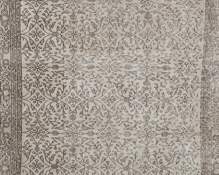 Beige Oushak Rug 6' 5" x 9' 7" | No. VR26184