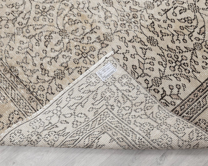 Beige Oushak Rug 6' 5" x 9' 7" | No. VR26184