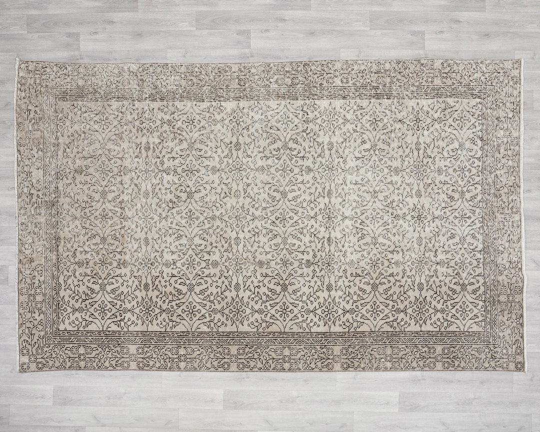 Beige Oushak Rug 6' 5" x 9' 7" | No. VR26184