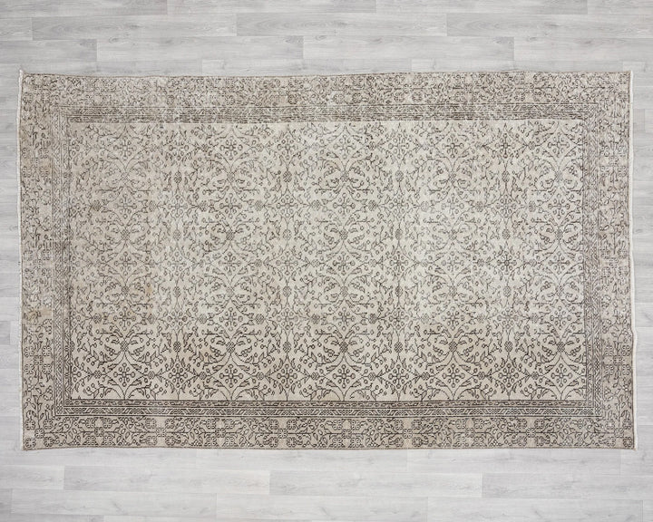 Beige Oushak Rug 6' 5" x 9' 7" | No. VR26184