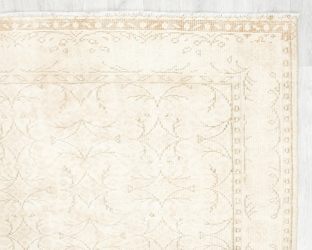 Beige Turkish Oushak Rug 5' x 8' 8" Hand-Knotted | No. VR26216
