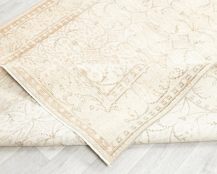 Beige Turkish Oushak Rug 5' x 8' 8" Hand-Knotted | No. VR26216
