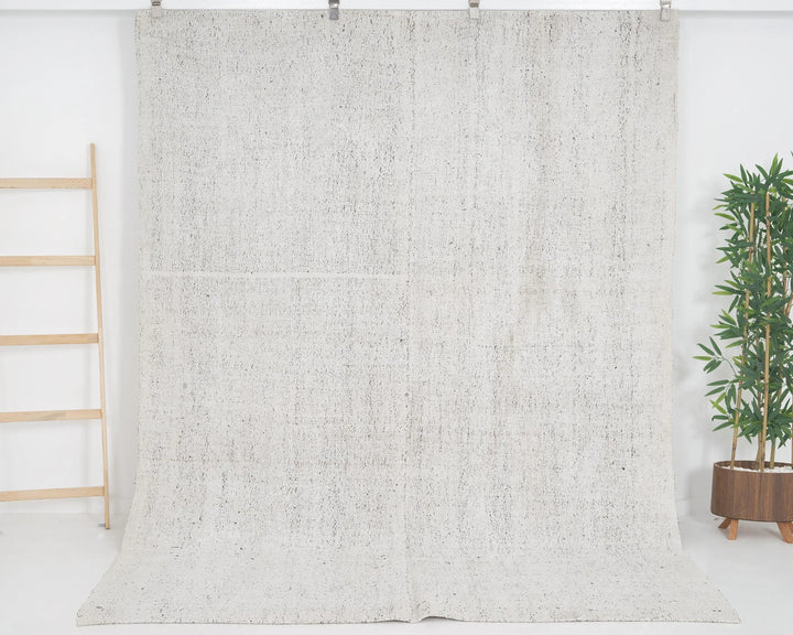 White Turkish Kilim Rug 6' 7" x 8' 10" Flat-Weave | No. VR26240