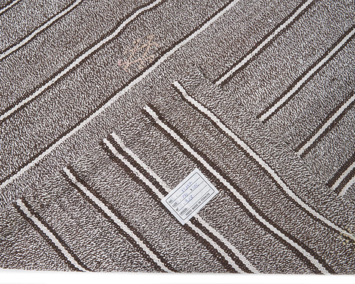 Gray Kilim Rug 5' 7" x 6' 8" | No. VR26397