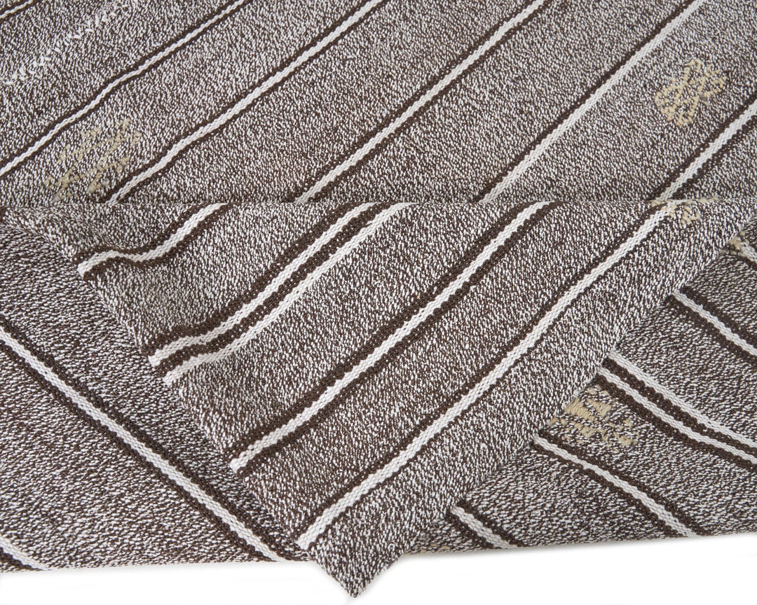 Gray Kilim Rug 5' 7" x 6' 8" | No. VR26397