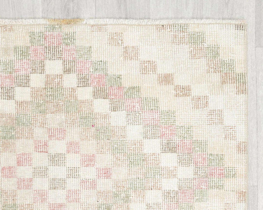 Beige Oushak Rug 2' 11" x 5' 5" | No. VR26620