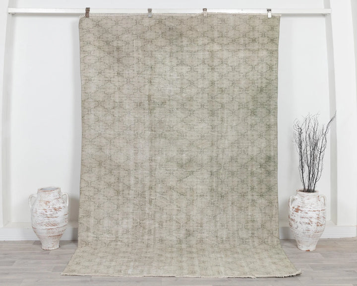 Neutral Oushak Rug 6' 5" x 9' 5" | No. VR27092