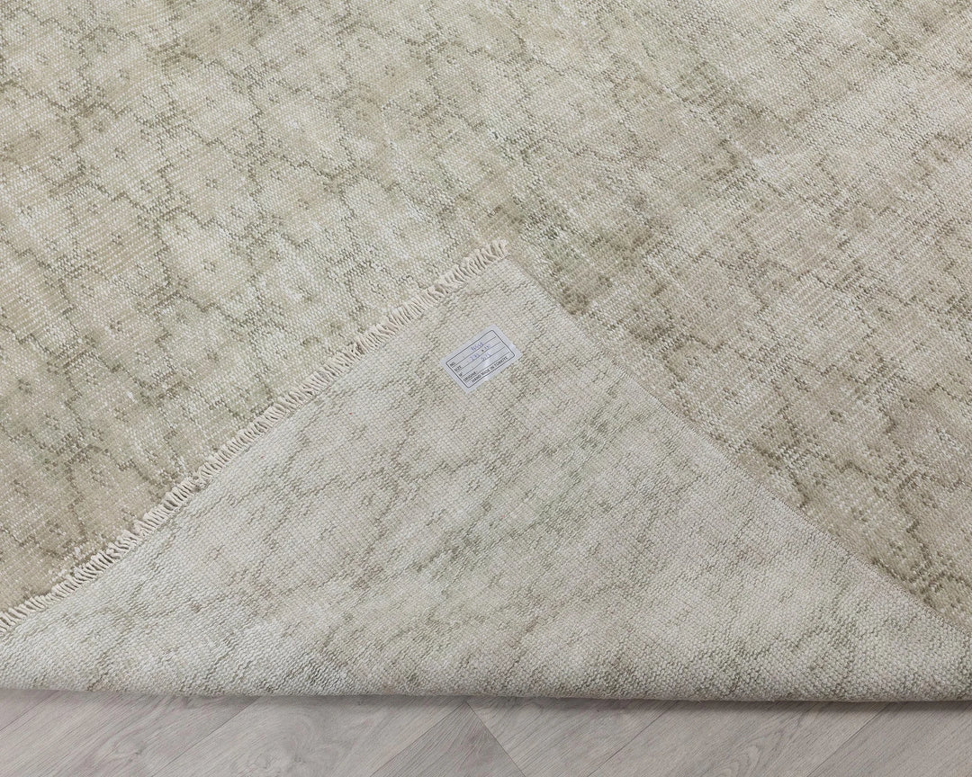 Neutral Oushak Rug 6' 5" x 9' 5" | No. VR27092