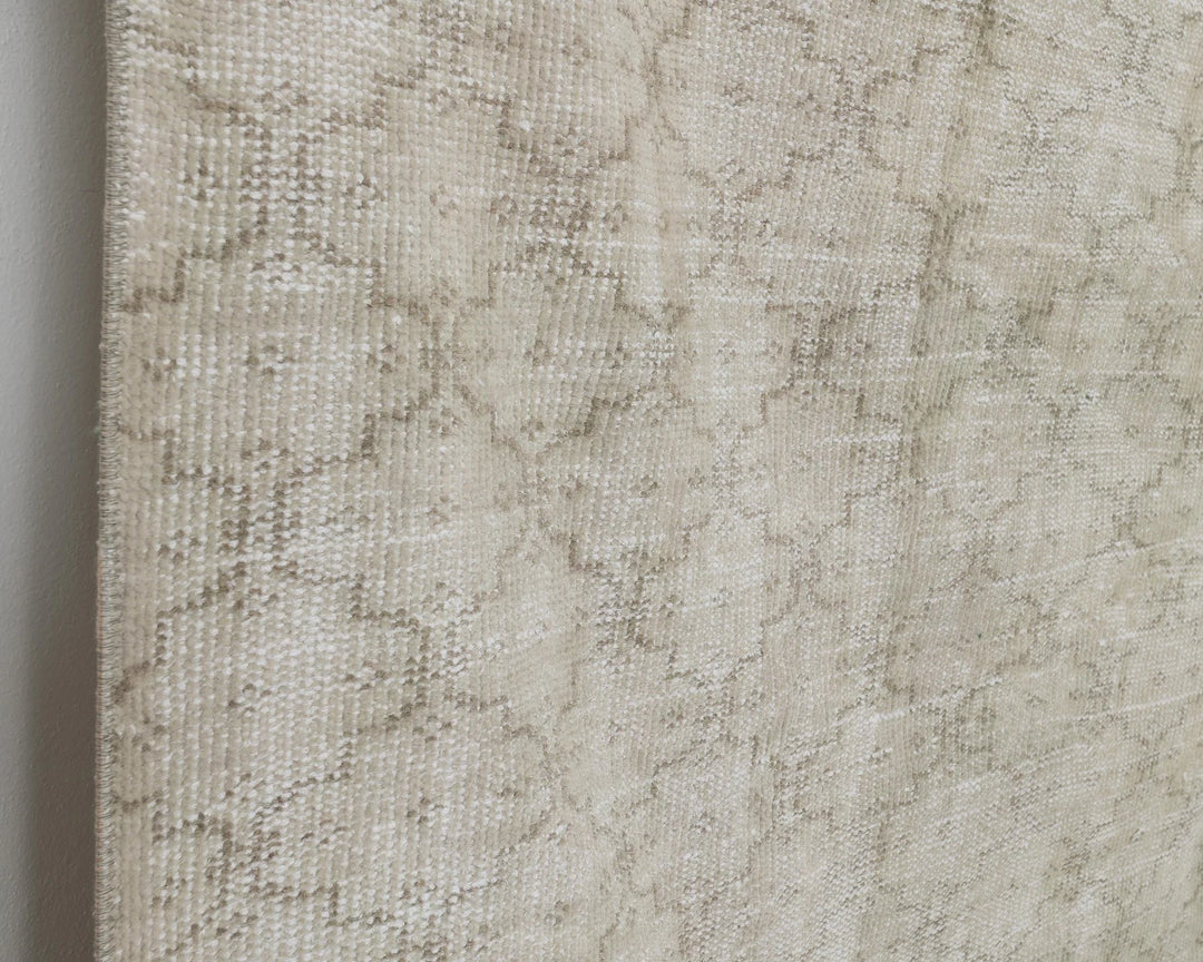 Neutral Oushak Rug 6' 5" x 9' 5" | No. VR27092