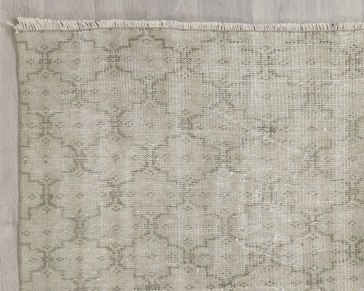 Neutral Oushak Rug 6' 5" x 9' 5" | No. VR27092