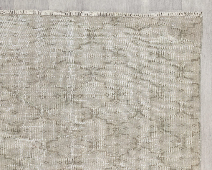 Neutral Oushak Rug 6' 5" x 9' 5" | No. VR27092