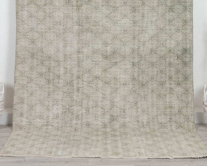 Neutral Oushak Rug 6' 5" x 9' 5" | No. VR27092