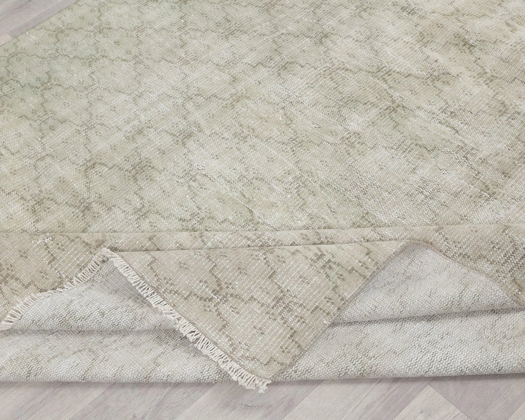 Neutral Oushak Rug 6' 5" x 9' 5" | No. VR27092