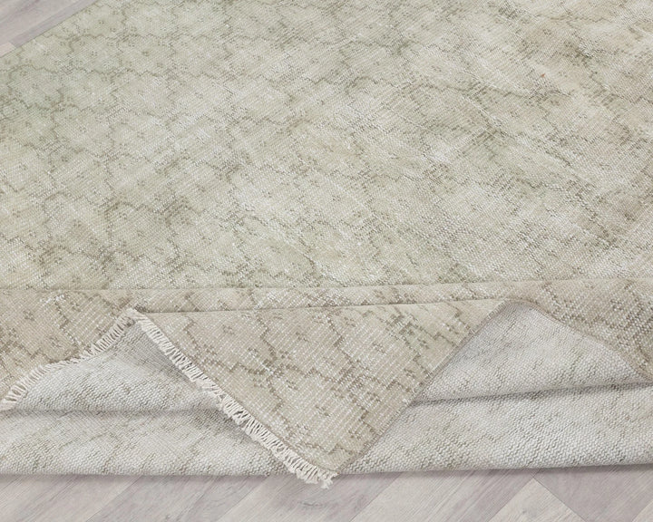 Neutral Oushak Rug 6' 5" x 9' 5" | No. VR27092