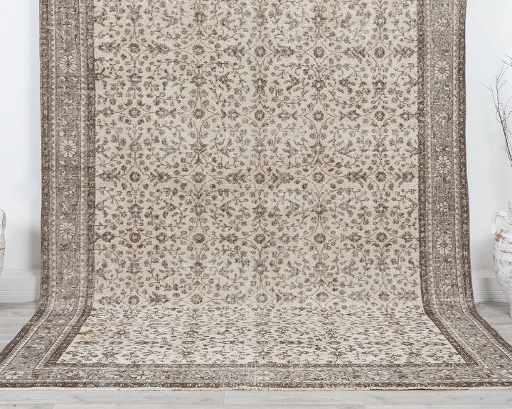 Beige Turkish Oushak Rug 6' 11" x 9' 10" Hand-Knotted | No. VR27250