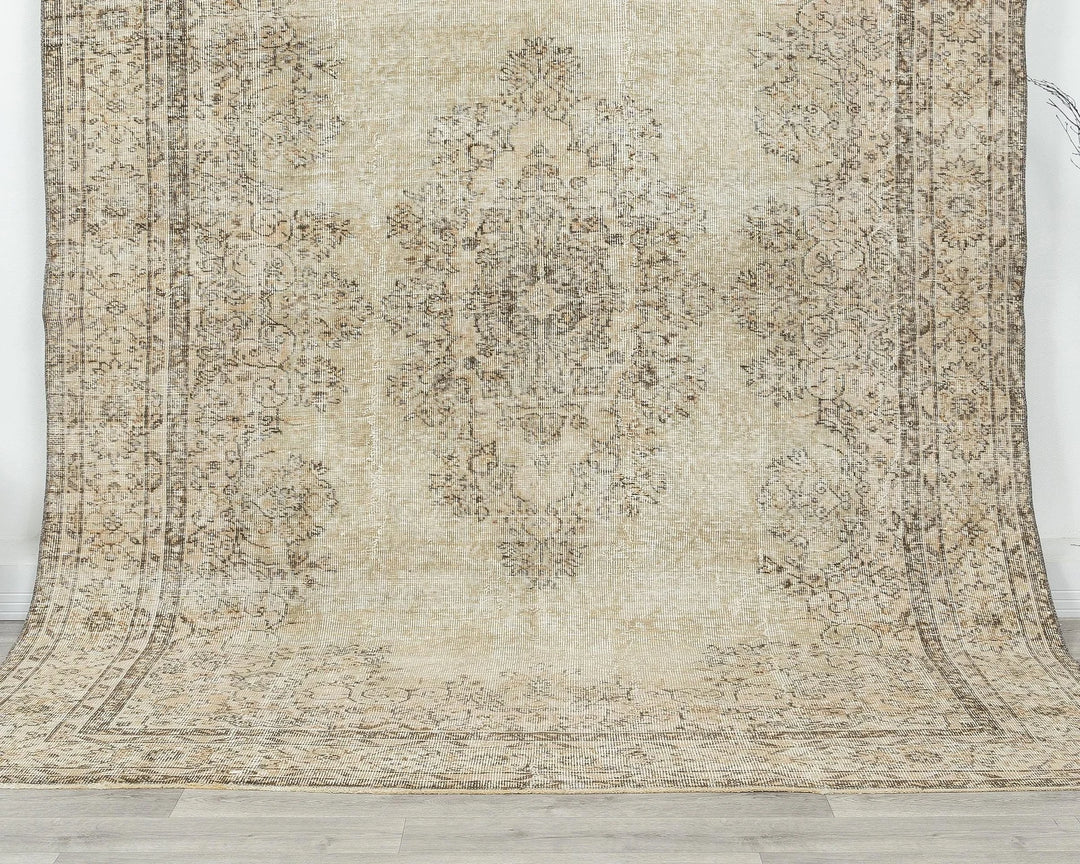 Beige Turkish Oushak Rug 6'8" x 9'2" Hand-Knotted | No. VR27254
