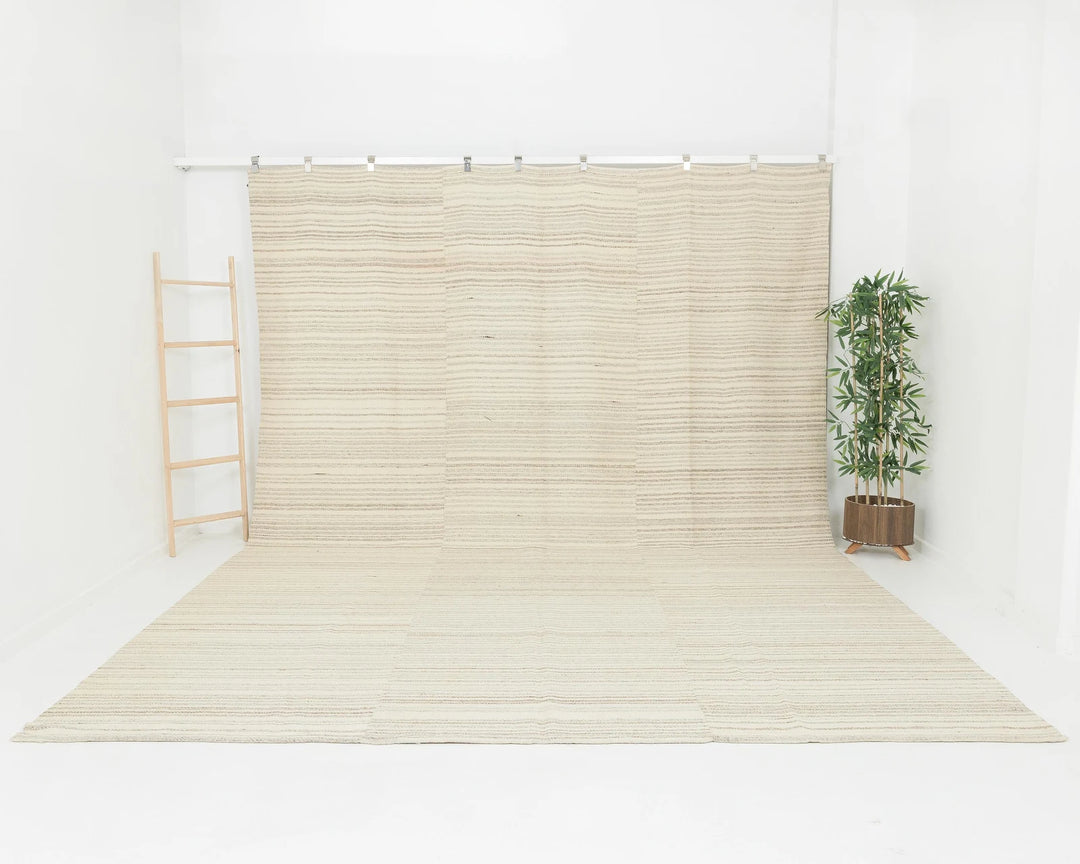 Beige Kilim Rug 10' 2" x 13' 7" | No. VR27775