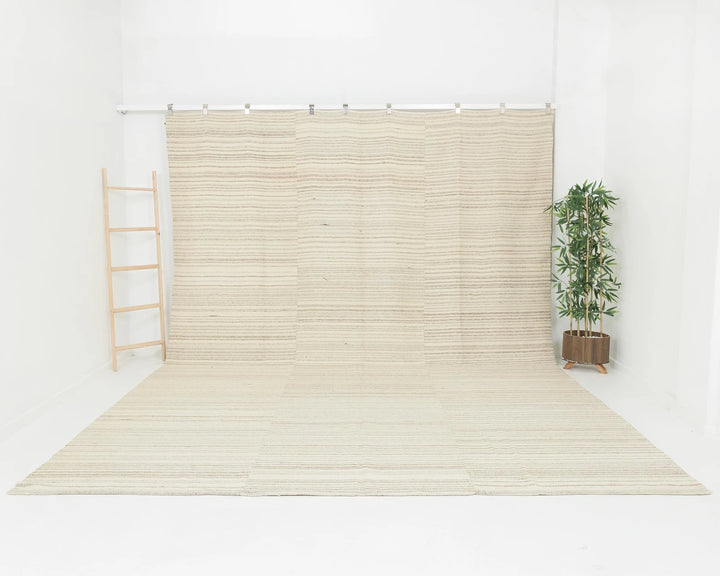 Beige Kilim Rug 10' 2" x 13' 7" | No. VR27775