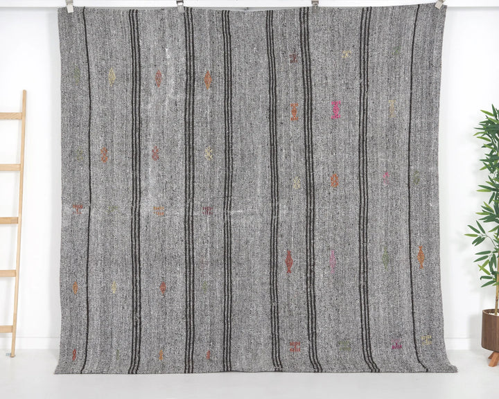 Gray Turkish Kilim Rug 6'9" x 7'2" Flat-Weave | No. VR27840