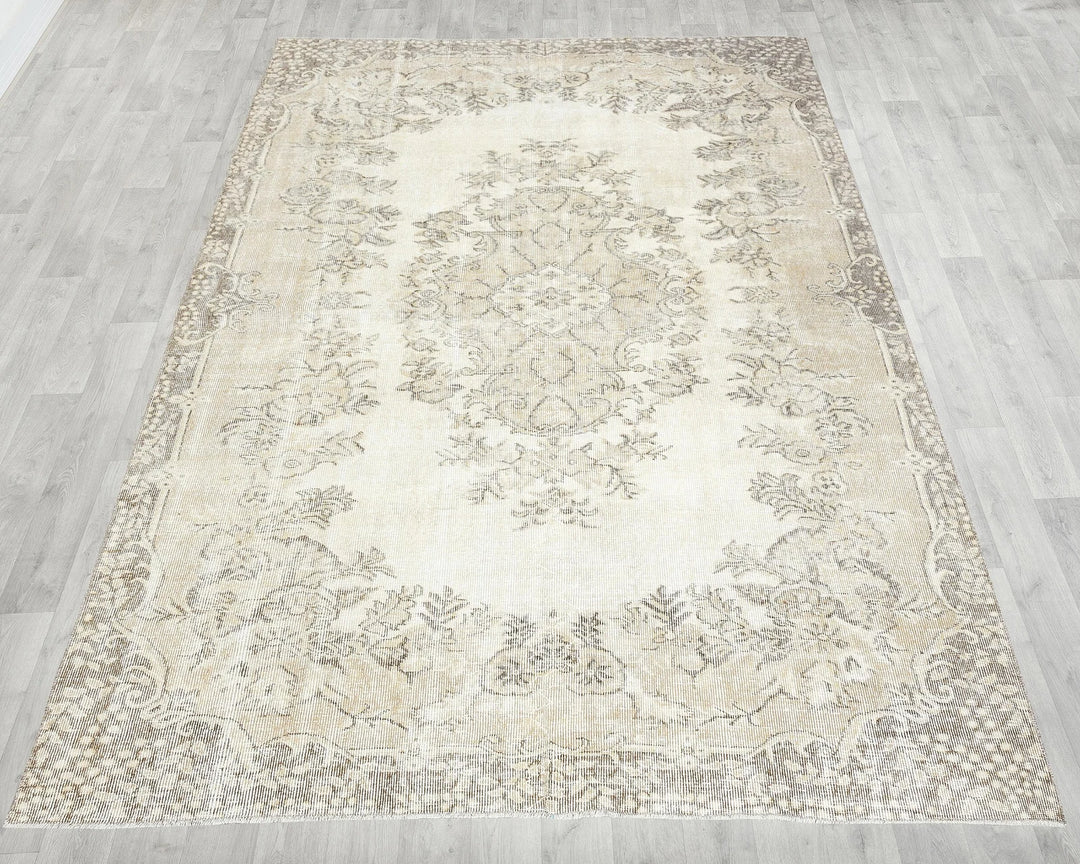 Beige Turkish Oushak Rug 6' 6" x 9' 5" Hand-Knotted | No. VR27883