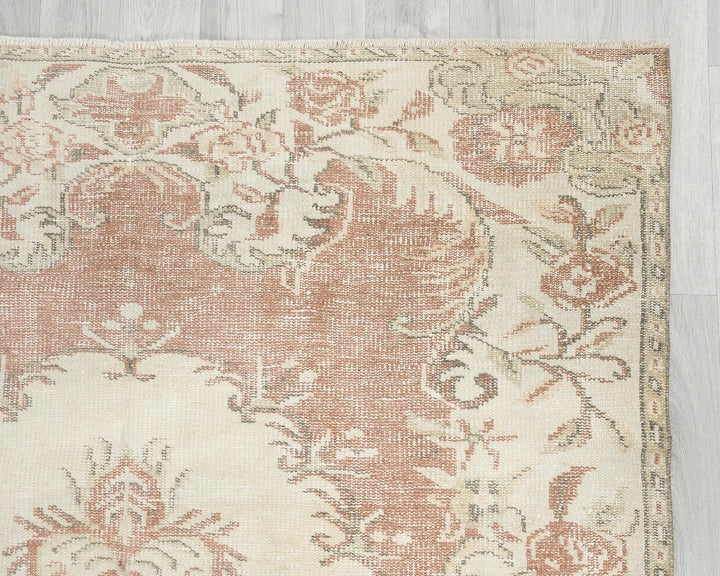 Beige Turkish Oushak Rug 5' x 9' Hand-Knotted pattern