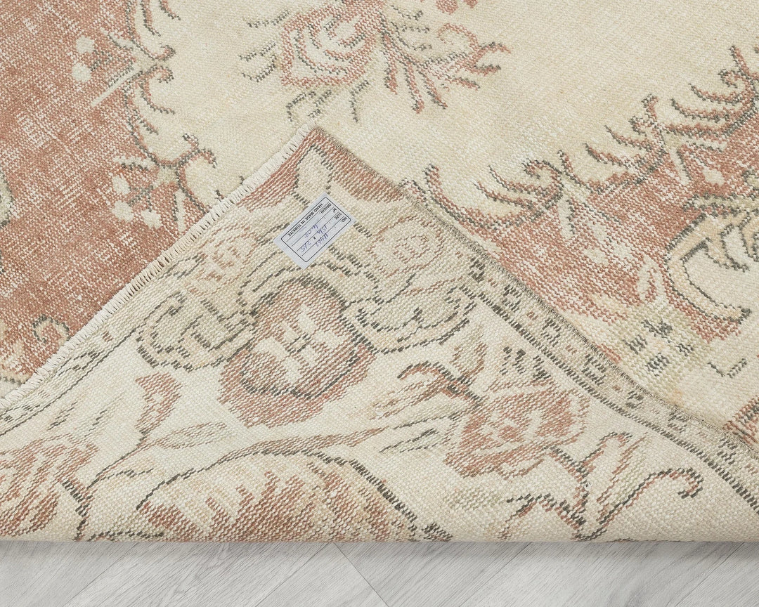 Beige Turkish Oushak Rug 5' x 9' Hand-Knotted texture