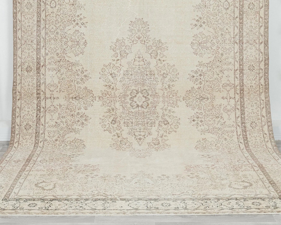 Beige Turkish Oushak Rug 6'11" x 10'5" Hand-Knotted | No. VR28050