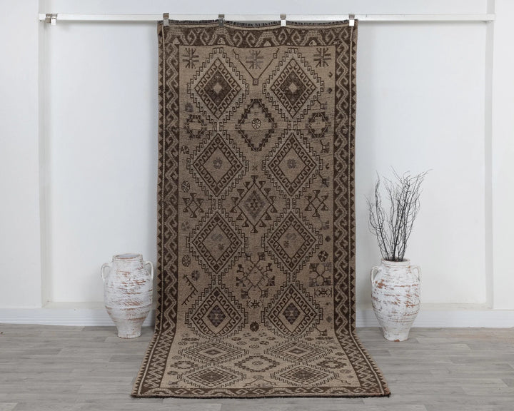 Brown Runner Rug 4' x 10' | No. VR28247