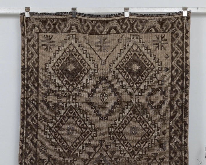 Brown Runner Rug 4' x 10' | No. VR28247