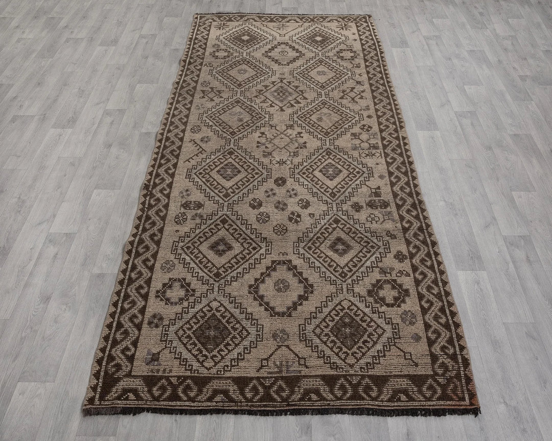 Brown Runner Rug 4' x 10' | No. VR28247