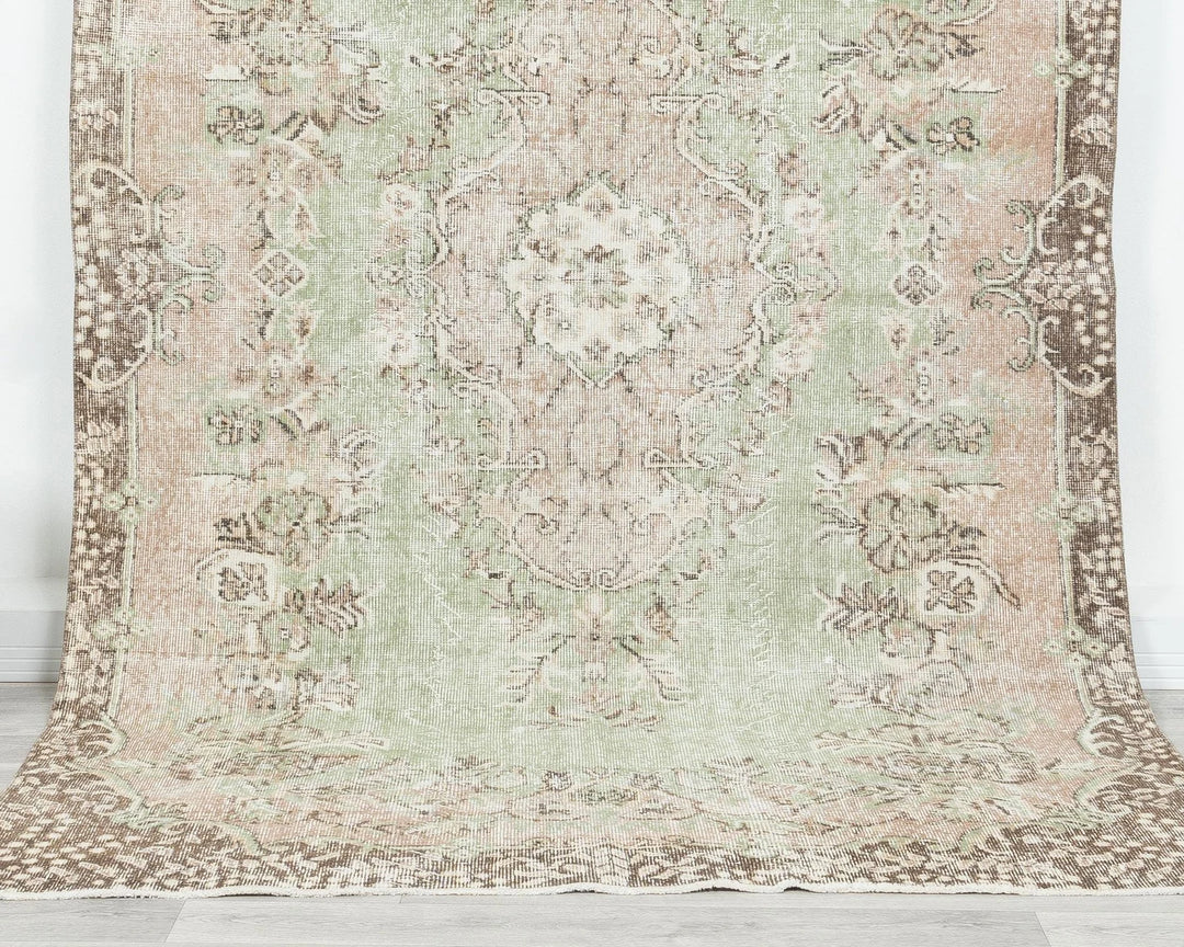 Faded Oushak Rug 5' 5" x 9' | No. VR28596
