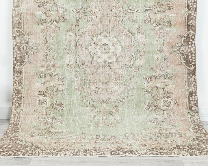 Faded Oushak Rug 5' 5" x 9' | No. VR28596