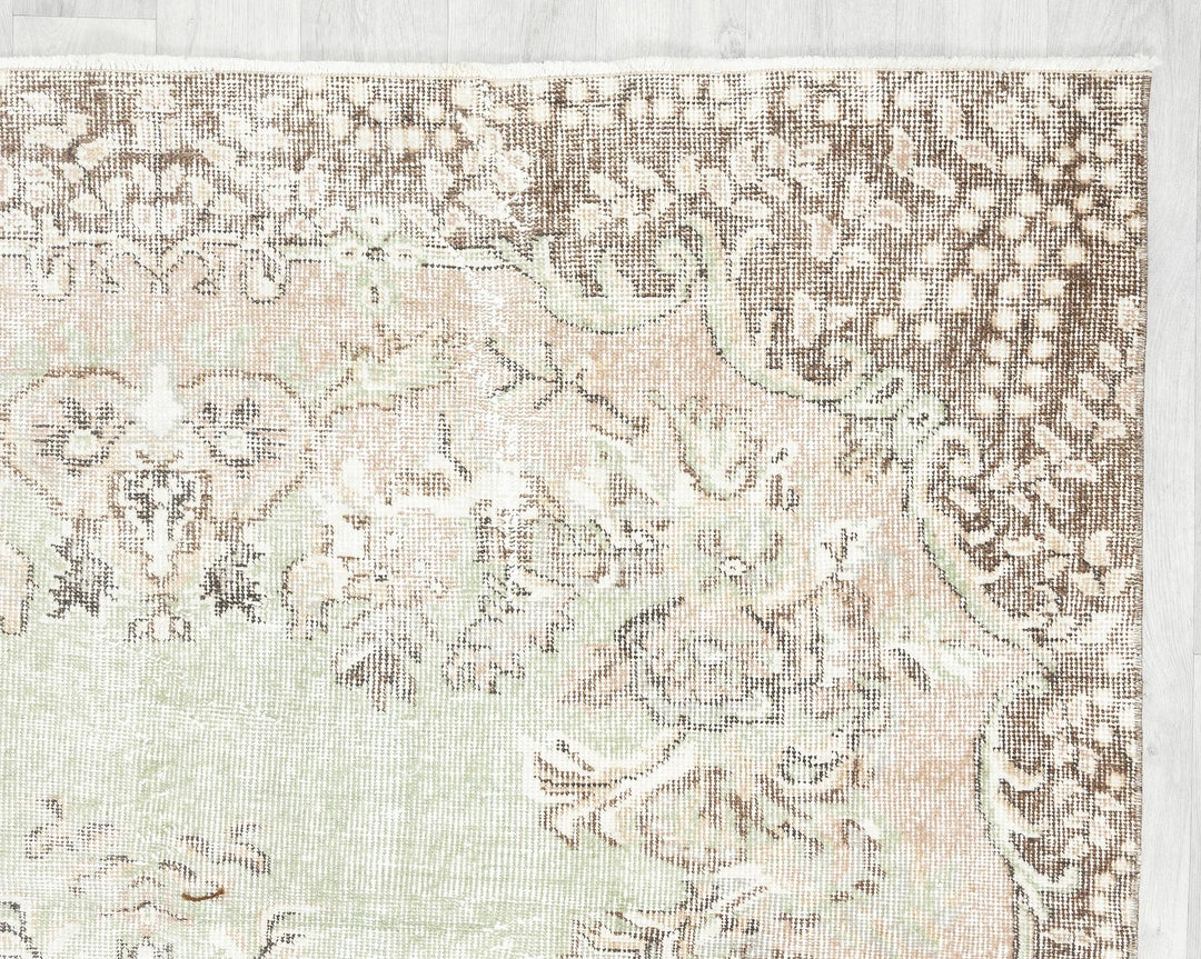 Faded Oushak Rug 5' 5" x 9' | No. VR28596
