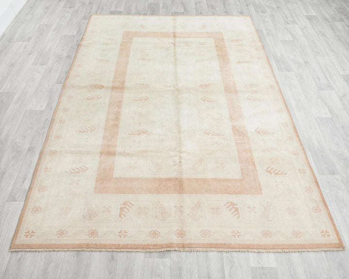 Beige Oushak Rug 5' 4" x 7' 9" | No. VR29177