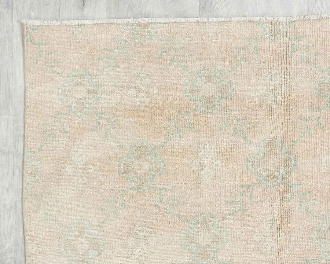 Beige Turkish Oushak Rug 4'6" x 10'6" Hand-Knotted | No. VR29430