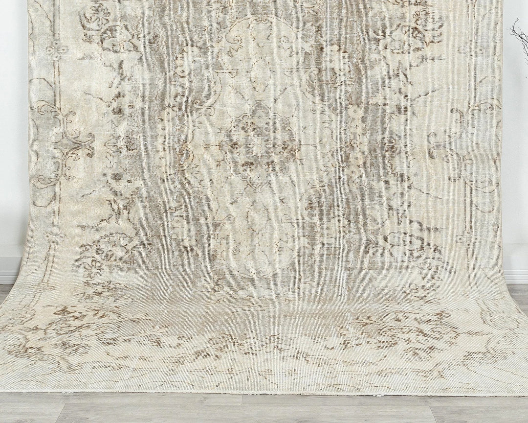 Multicolor Turkish Oushak Rug 6' 3" x 9' 9" Hand-Knotted detail