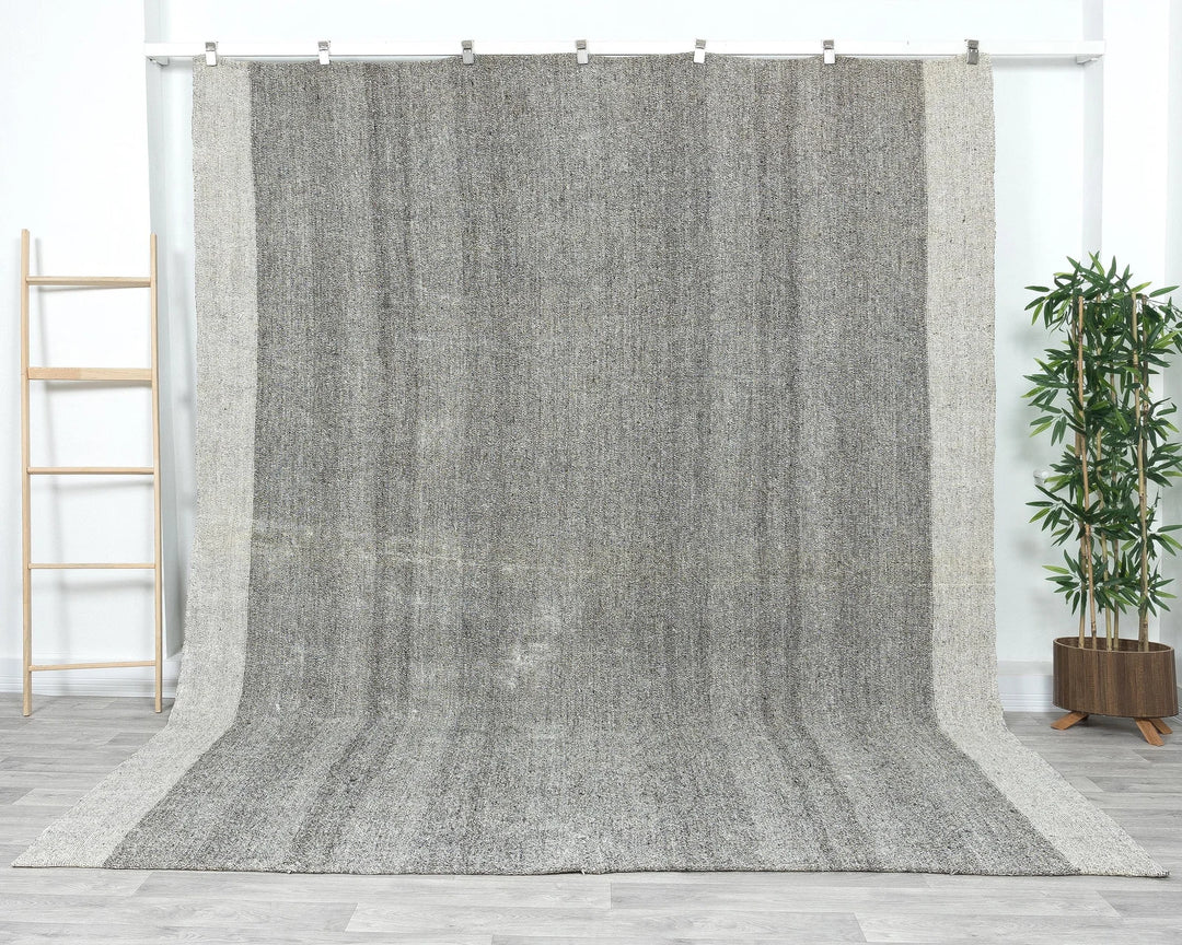 Gray Kilim Rug 8' 6" x 10' 6" | No. VR29613