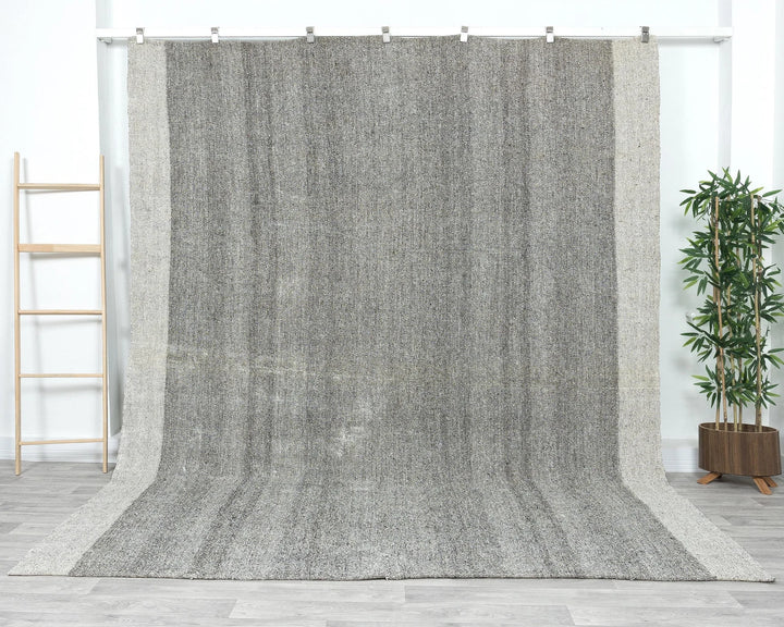 Gray Kilim Rug 8' 6" x 10' 6" | No. VR29613