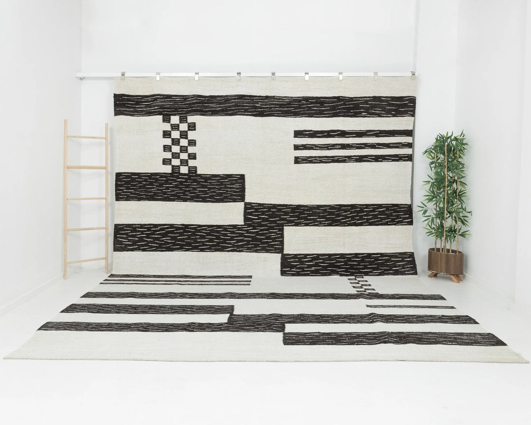 Black Kilim Rug 10' x 13' 3" | No. VR30083