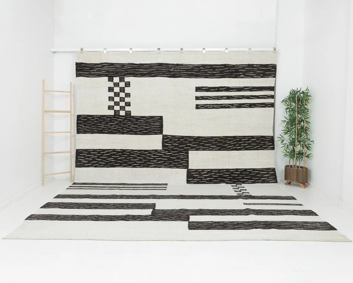 Black Kilim Rug 10' x 13' 3" | No. VR30083
