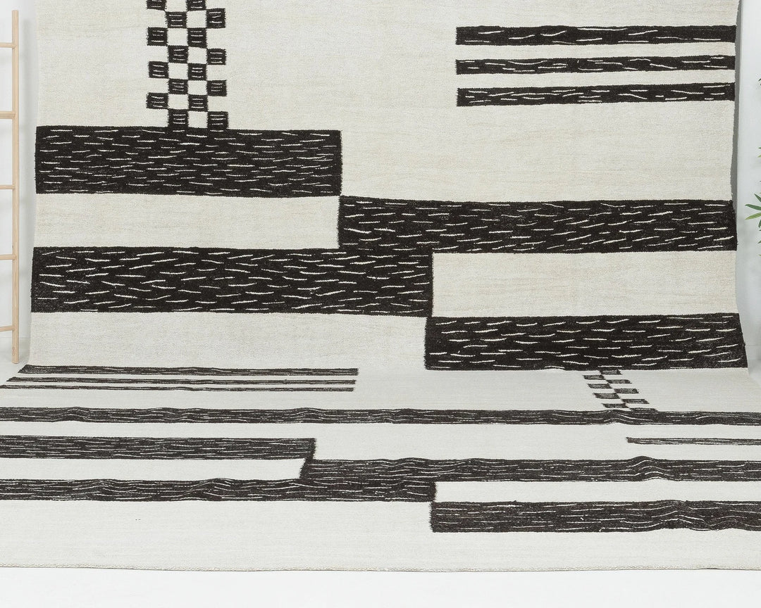 Black Kilim Rug 10' x 13' 3" | No. VR30083