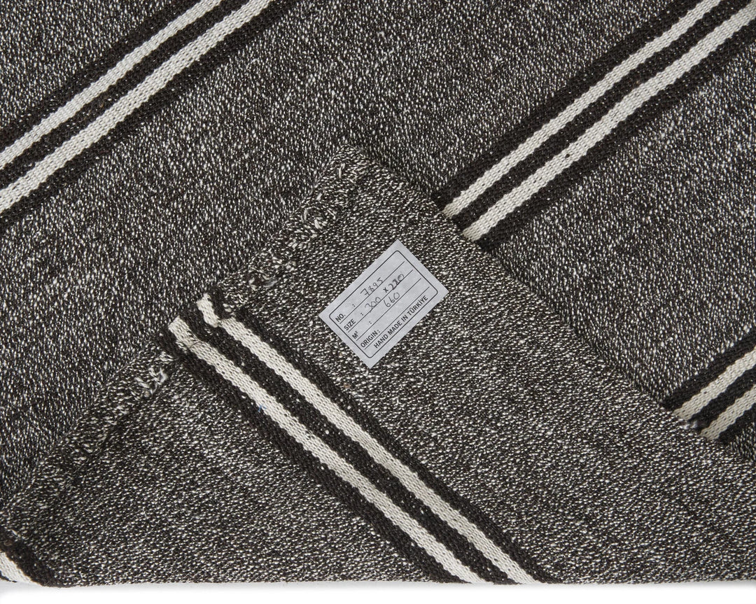 Gray Kilim Rug 7' 3" x 9' 10" | No. VR30085