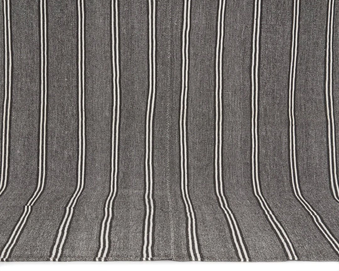 Gray Kilim Rug 7' 3" x 9' 10" | No. VR30085