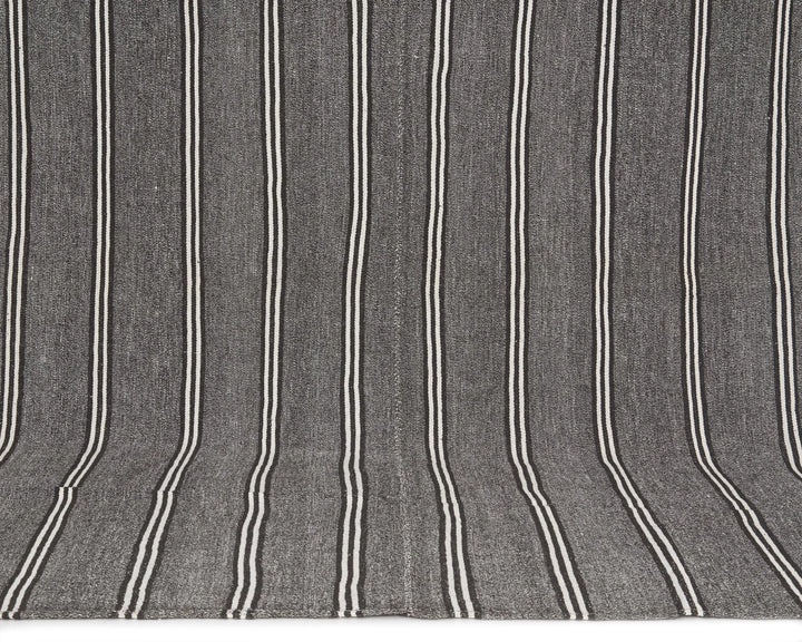 Gray Kilim Rug 7' 3" x 9' 10" | No. VR30085