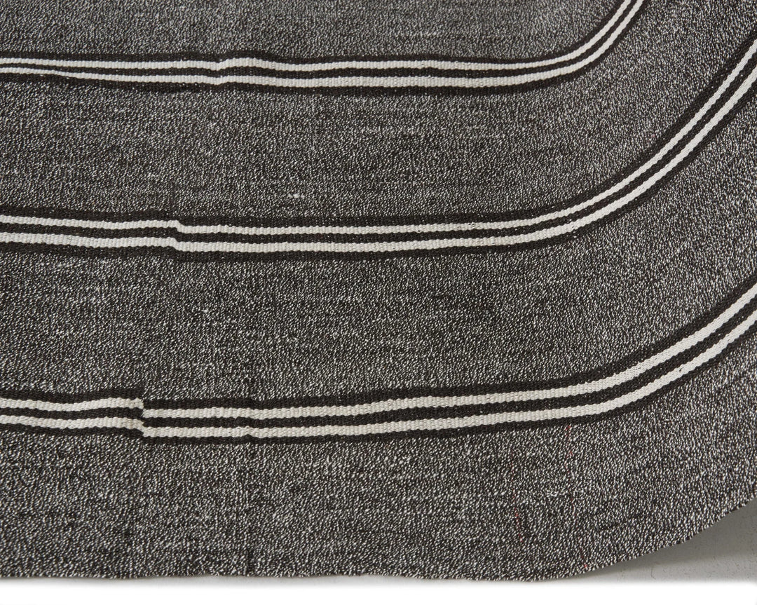 Gray Kilim Rug 7' 3" x 9' 10" | No. VR30085